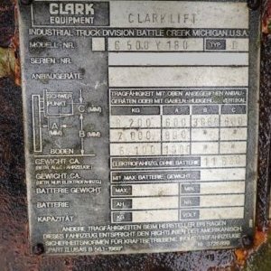 foto wozek laduje 8.2t diesel Clark C500