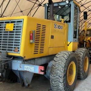 foto 16t rowniarka 6x6 XCMG GR215 platnizcki