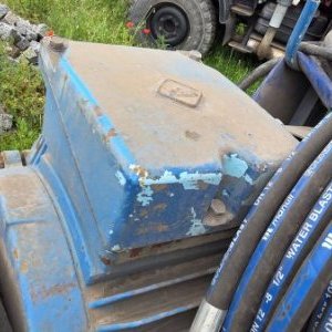 foto WOMA 1502 pompa 570bar wysokie ciśnienie 110kW 1.500 ltr/min. przyczepa