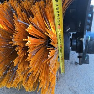 foto Skid steer loader sweeper