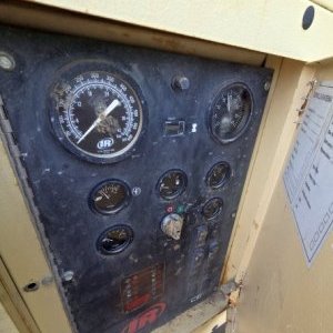 foto 19bar kompresor Ingersoll-Rand 17/235 C43 stacionar CAT silnik