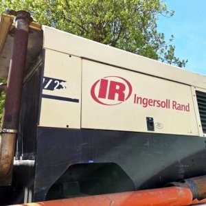 foto 19bar kompresor Ingersoll-Rand 17/235 C43 stacionar CAT silnik
