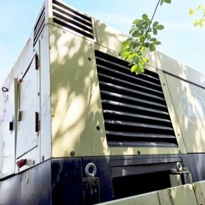 foto 19bar kompresor Ingersoll-Rand 17/235 C43 stacionar CAT silnik