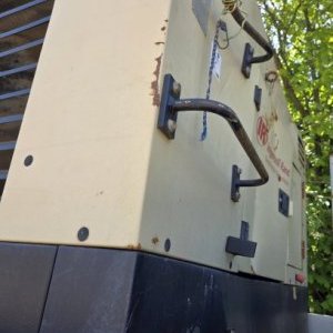 foto 19bar kompresor Ingersoll-Rand 17/235 C43 stacionar CAT silnik