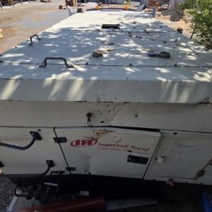 foto 19bar kompresor Ingersoll-Rand 17/235 C43 stacionar CAT silnik