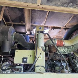 foto 19bar kompresor Ingersoll-Rand 17/235 C43 stacionar CAT silnik