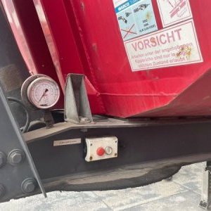 foto 55m3 wywrotka wana 39/36t hardox naczepa Kempf nove opony