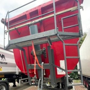 foto 55m3 wywrotka wana 39/36t hardox naczepa Kempf nove opony