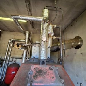 foto 110kW Kociol biomase Gemos KWH urzadzenie grzewcze zrebki trociny masa kotłownia