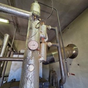 foto 110kW Kociol biomase Gemos KWH urzadzenie grzewcze zrebki trociny masa kotłownia